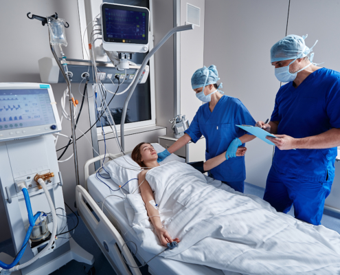 patient hospitalized in intensive care unit